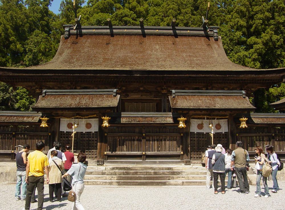 File:Inside the Kumano Hongu Taisha.jpg - Wikipedia