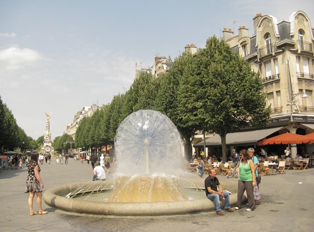 File:Reims Place Drouet d'Erlon.JPG - Wikimedia Commons