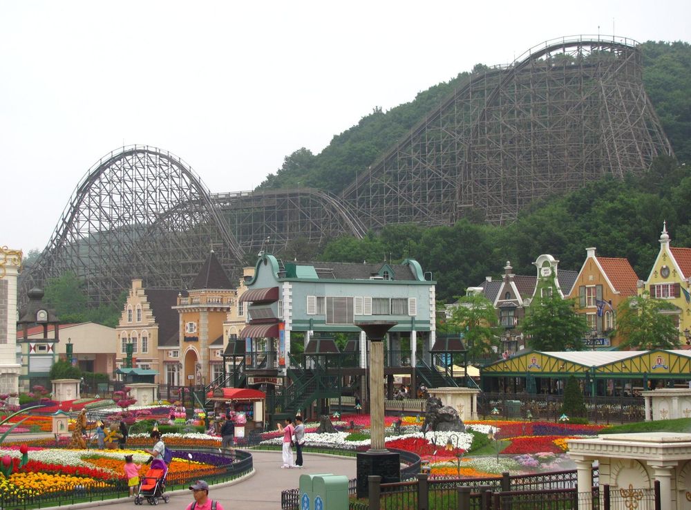 File:T Express Everland Resort.jpg - Wikimedia Commons