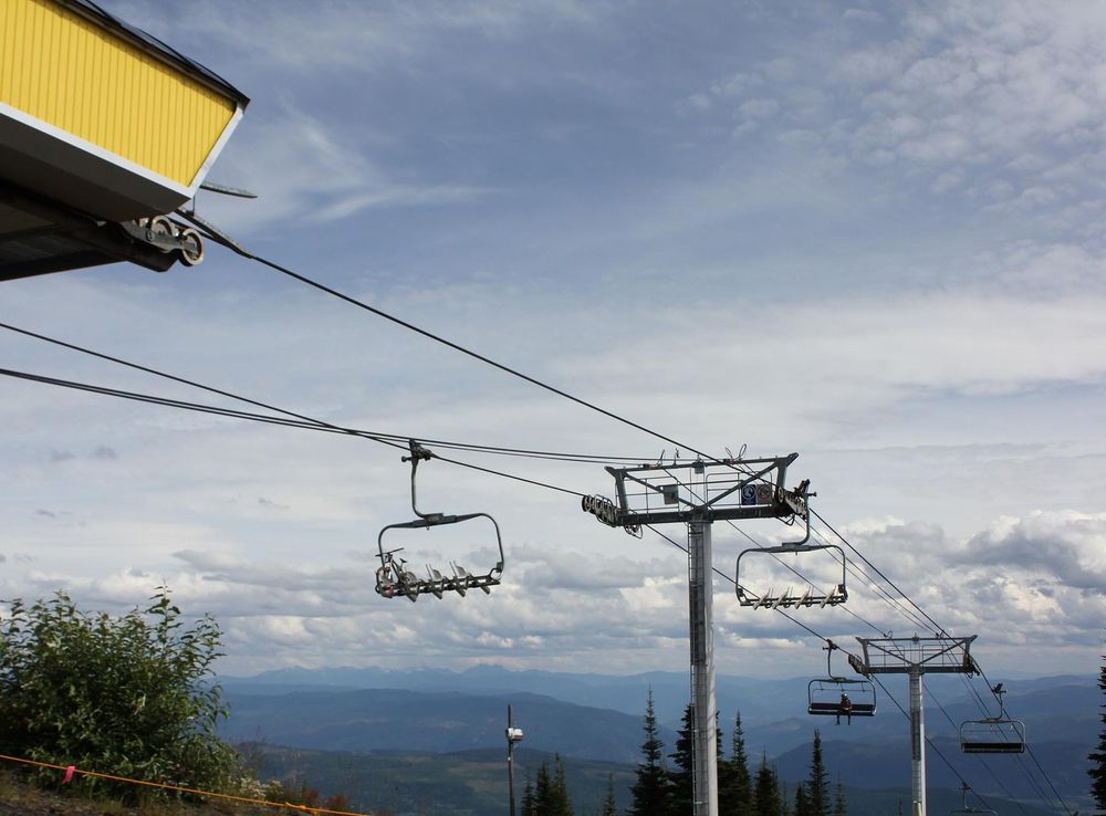 File:Ski Lift at Silver Star Resort in summer 2013.JPG - Wikimedia Commons