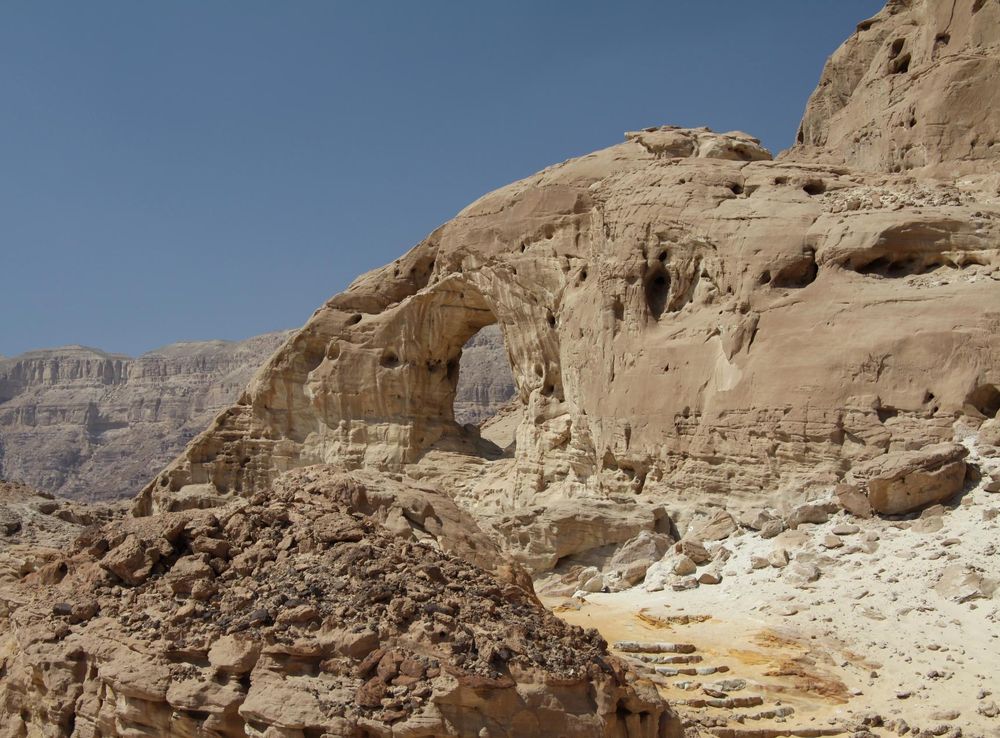 File:Arches in Timna Park in summer 2011 (5).JPG - Wikimedia Commons