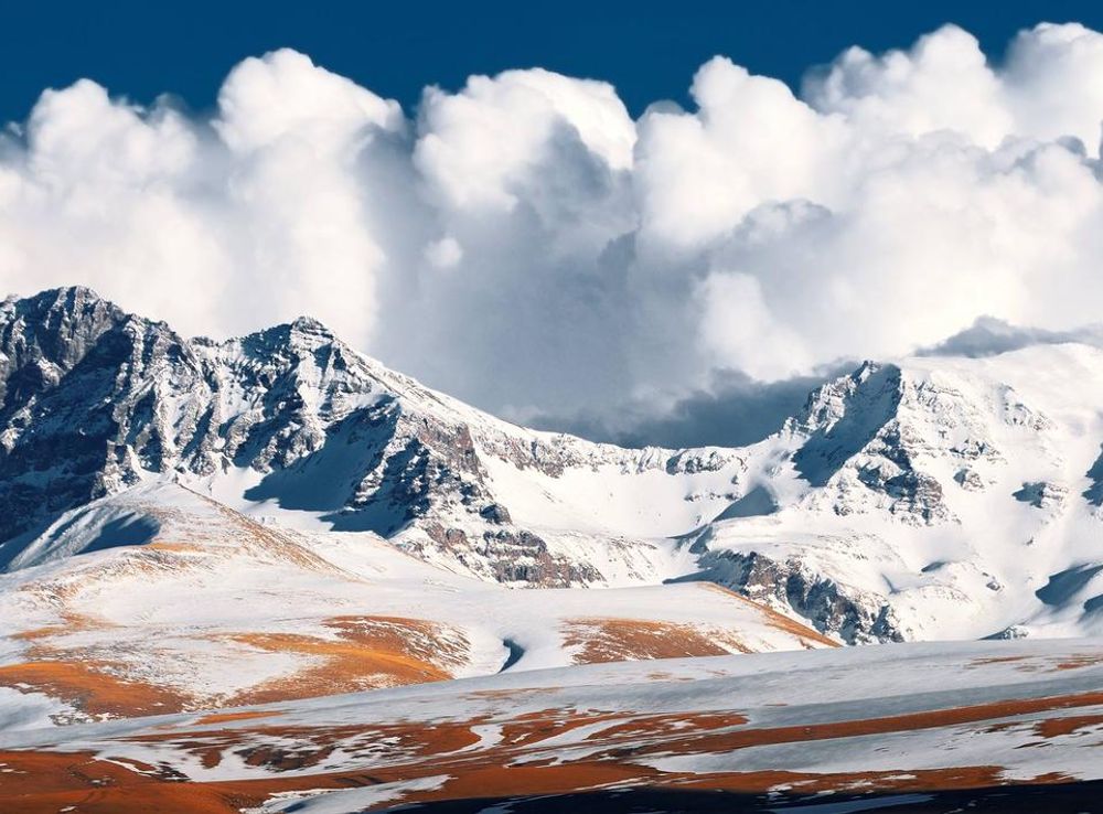 File:Արագած լեռ (Mount Aragats) 02.jpg - Wikimedia Commons