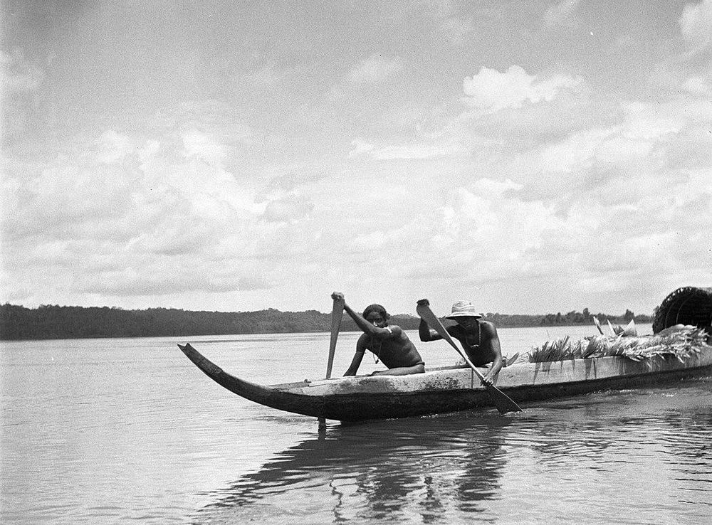 File:Korjaal op de Marowijnerivier bij Langetabbetje in Suriname,  Bestanddeelnr 252-6671.jpg - Wikimedia Commons