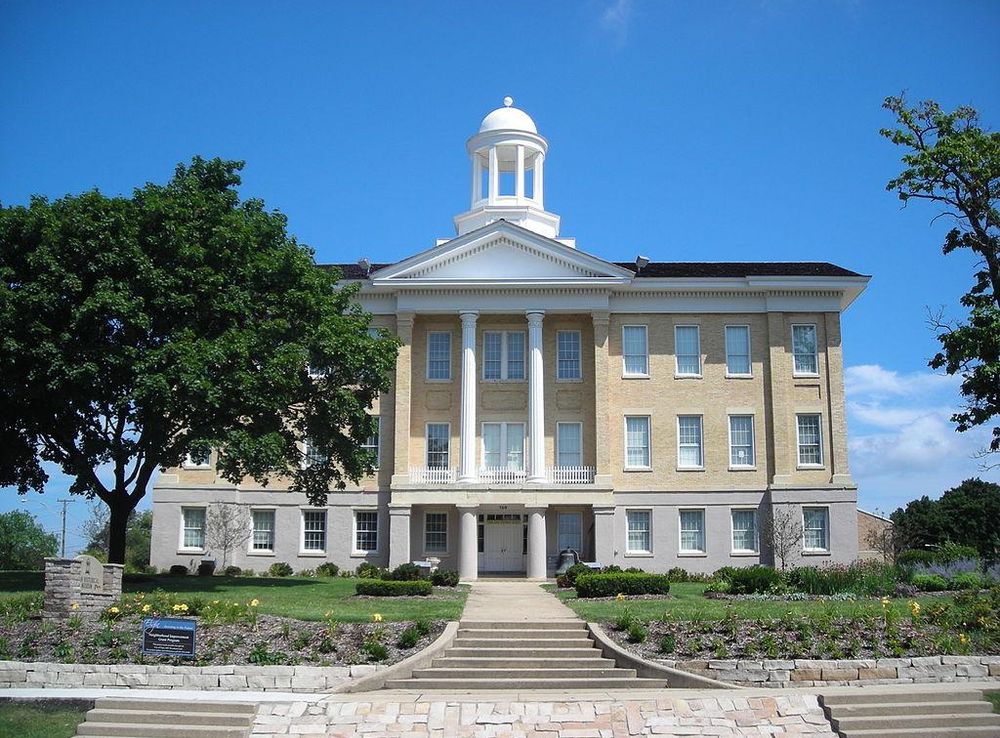 File:Elgin Historic District - Elgin Historical Museum, 360 Park (Elgin, IL)  01.JPG - Wikimedia Commons