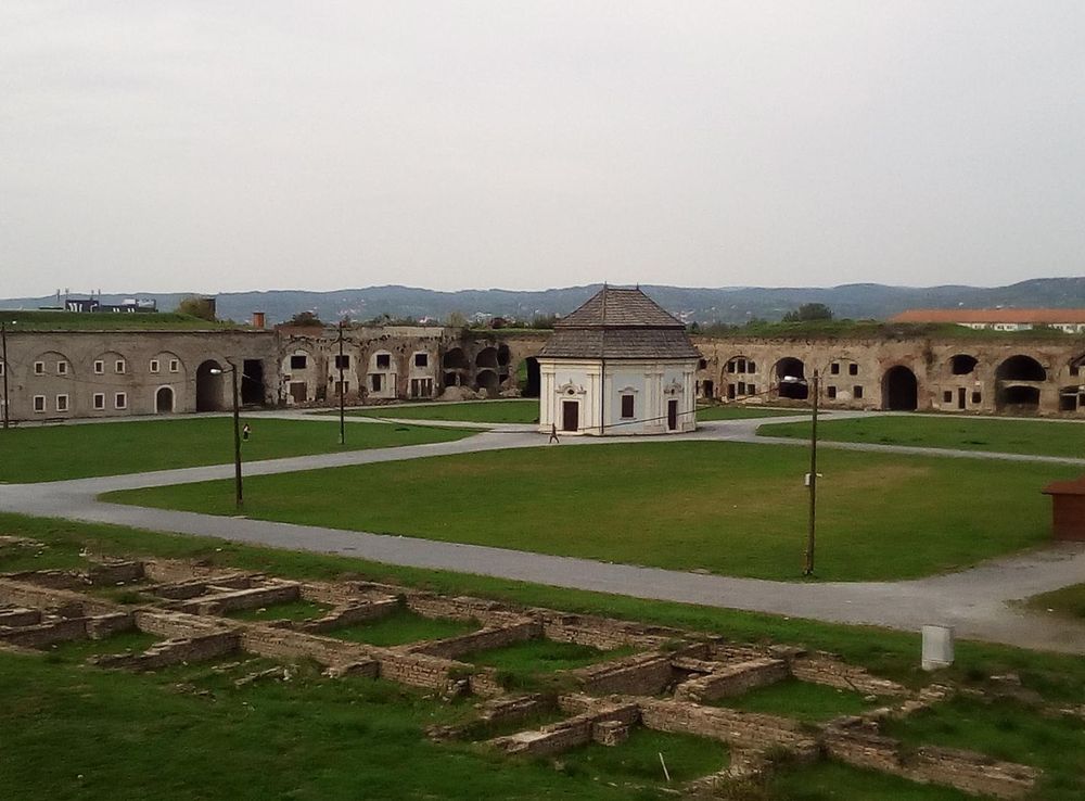 File:Brod fortress.jpg - Wikimedia Commons