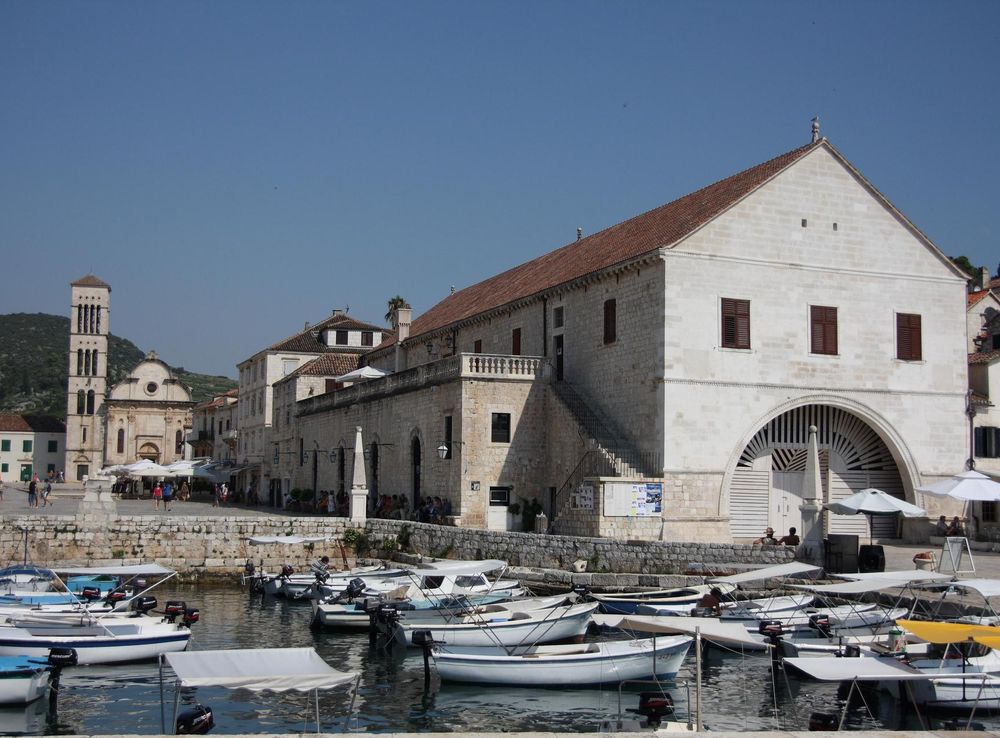 File:Hvar arsenal.JPG - Wikimedia Commons