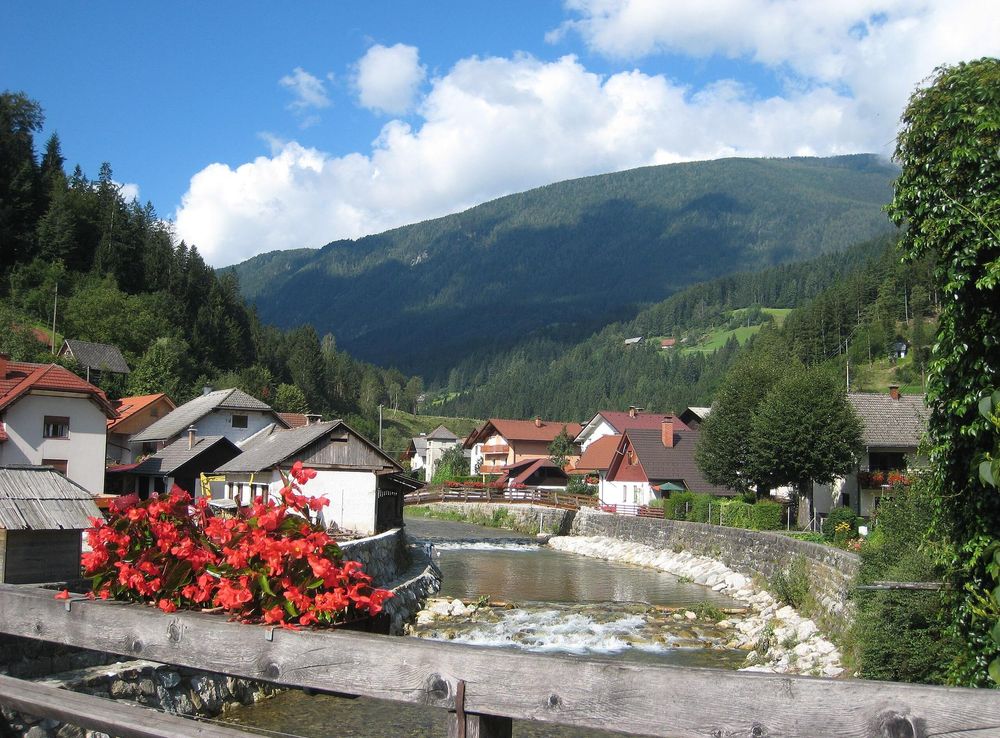 File:Luče Village and Savinja River Savinja and Šalek Valley Slovenia.JPG -  Wikipedia