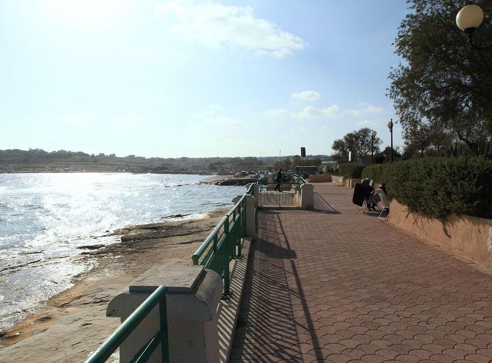 File:Malta - Marsaskala - Triq il-Qalet - Gnien il-Bajja ta' San Tumas 07  ies.jpg - Wikimedia Commons
