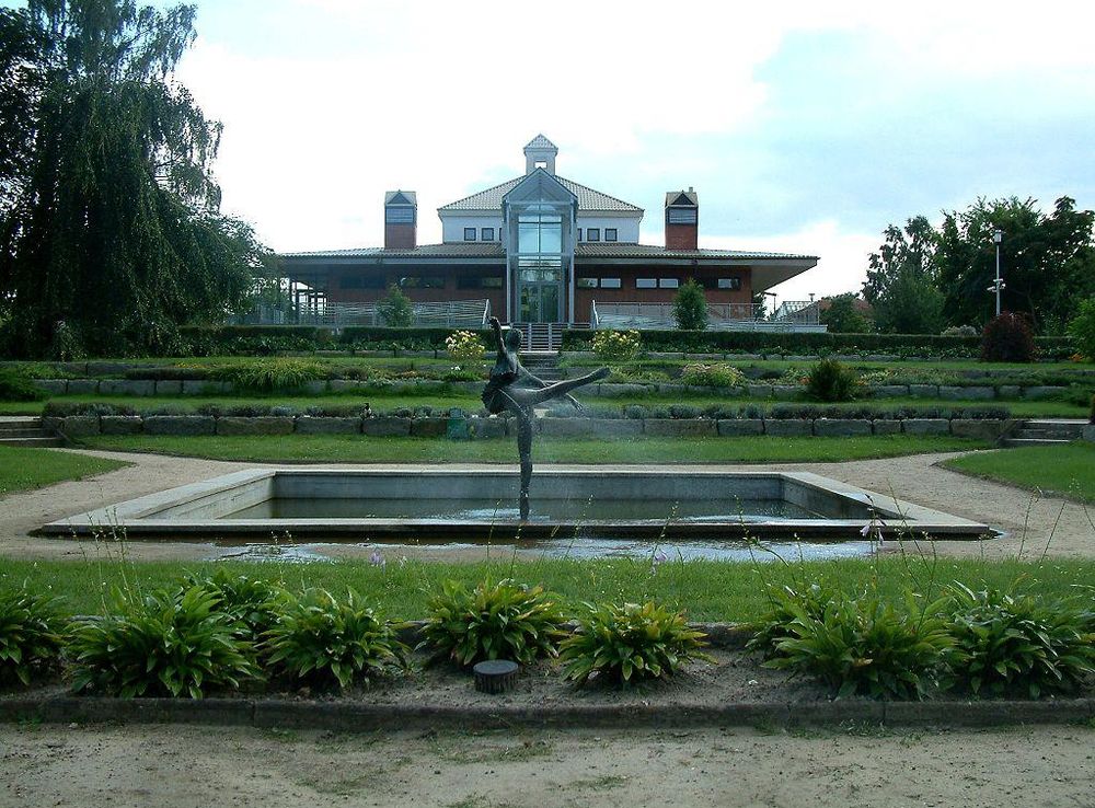 File:Ogród Botaniczny Poznań sierpień 2007 RB2.JPG - Wikimedia Commons