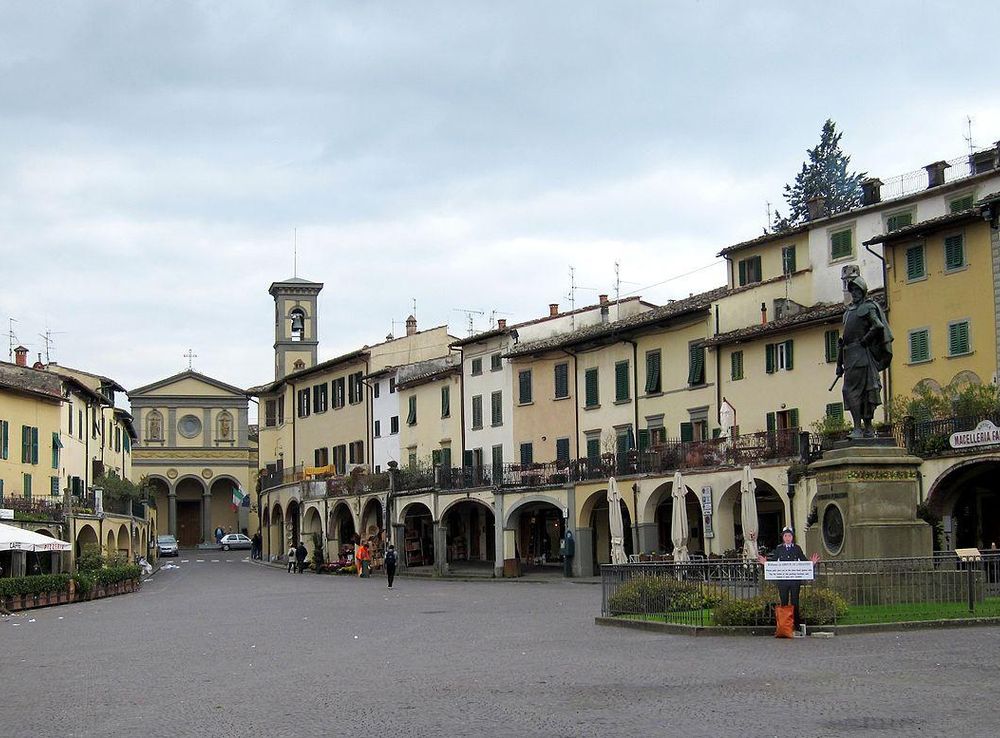 File:Greve piazza.JPG - Wikimedia Commons