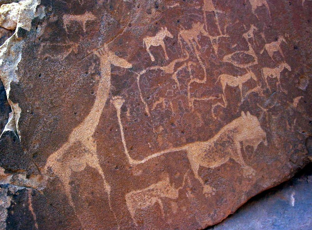 File:Lion Twyfelfontein Namibia.JPG - Wikipedia