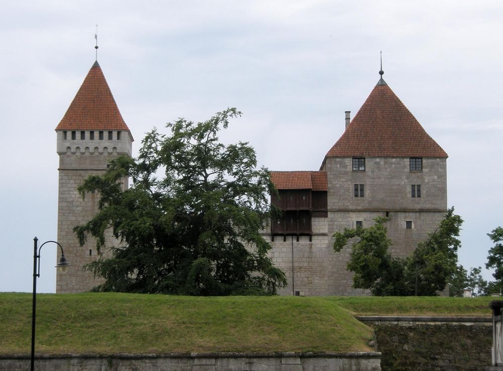 File:Kuressaare Castle Saaremaa Estonia 1.JPG - Wikimedia Commons