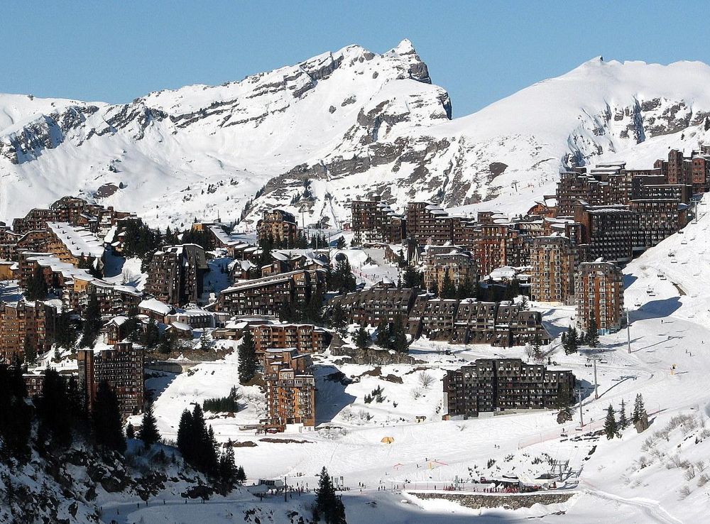 Fichier:Avoriaz France winter december 2008.jpg — Wikipédia