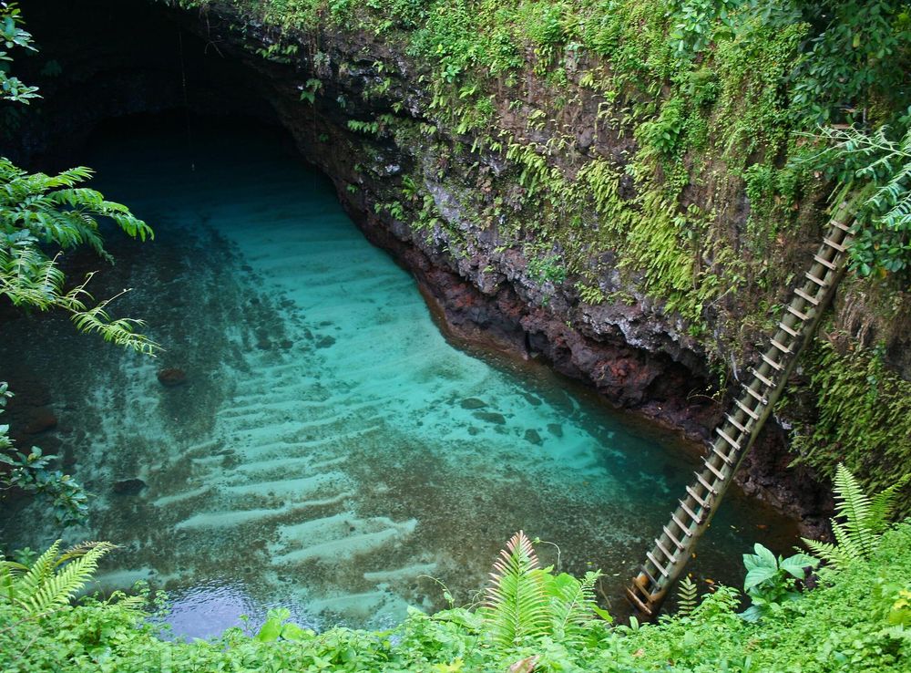 File:To Sua Ocean Trench - Lotofaga village - Samoa.jpg - Wikimedia Commons