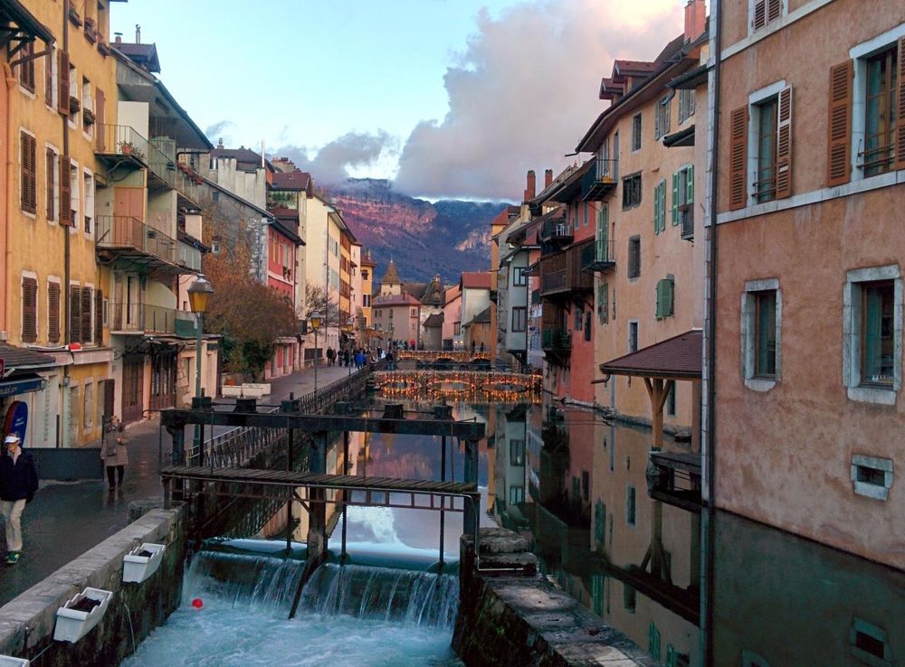 File:Annecy river le thiou.jpg - Wikipedia