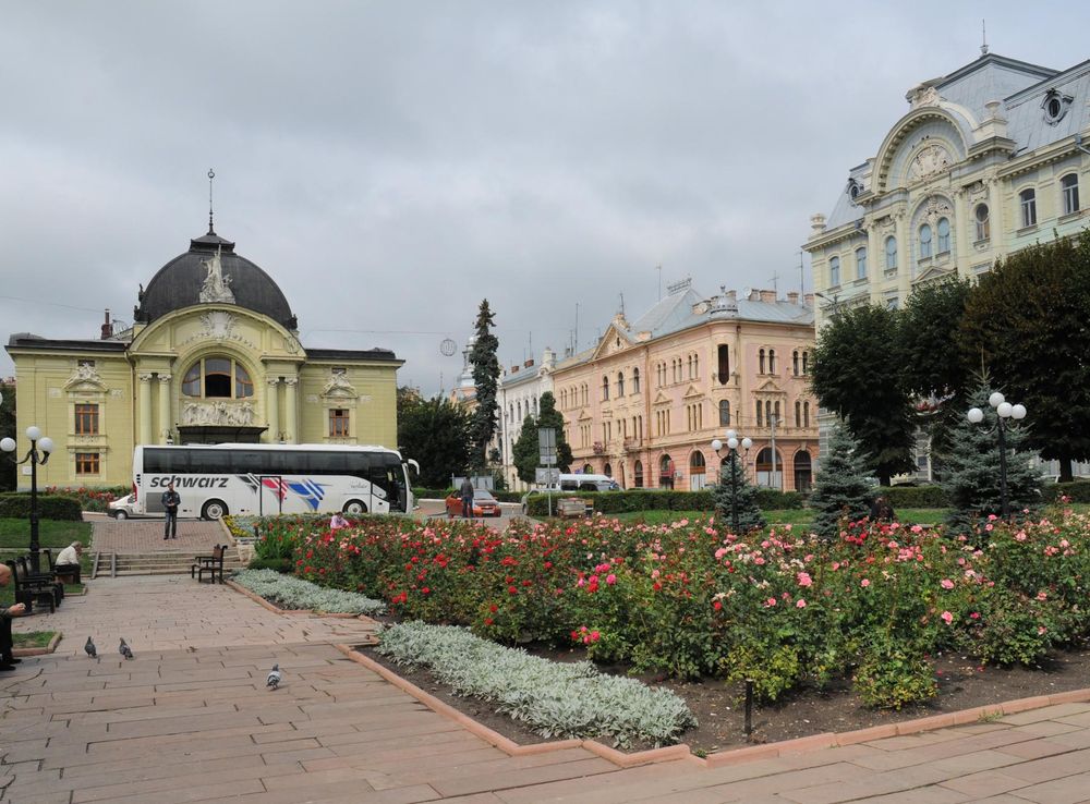 Файл:Chernivtsi Teatralna DSC 0952 73-101-0016.JPG — Вікіпедія