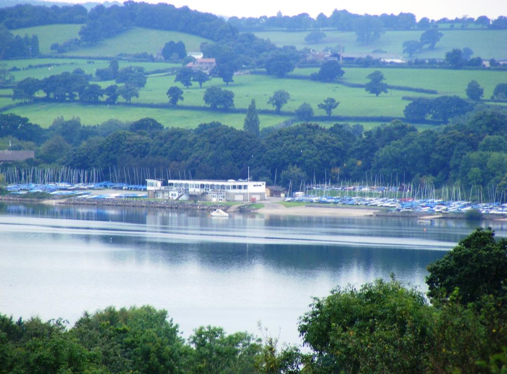 File:Chew Valley Sailing Club.JPG - Wikimedia Commons