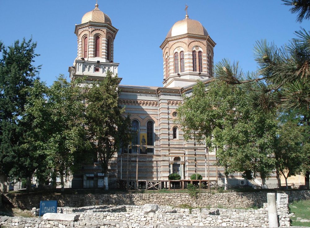 File:Sfintii Apostoli Petru si Pavel Orthodox Cathedral, Constanta.JPG -  Wikipedia