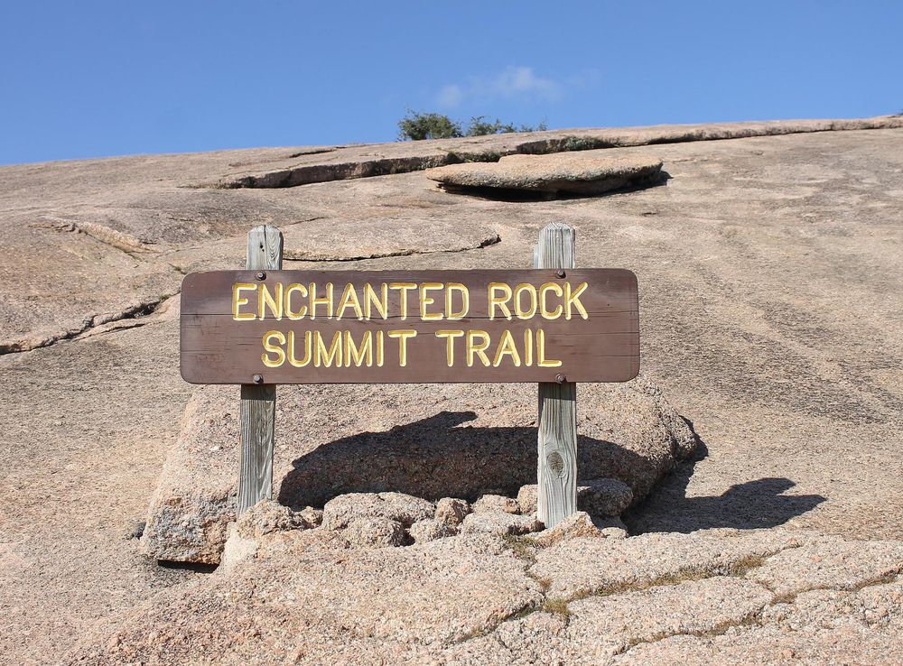 File:Enchanted Rock Summit Trail, TX IMG 0417.JPG - Wikimedia Commons