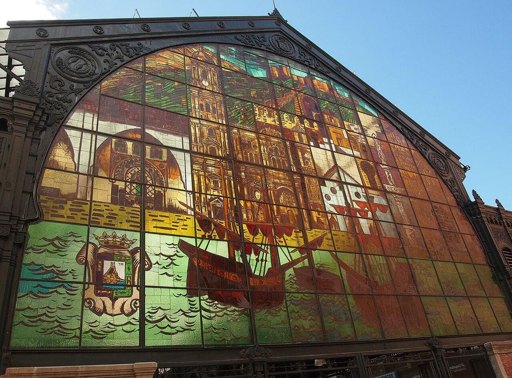 File:Malaga Central Market (Mercado Central de Atarazanas).JPG - Wikimedia  Commons
