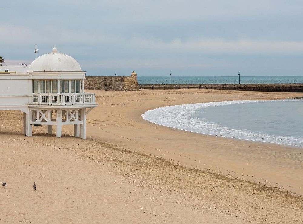 File:Playa de la Caleta, Cádiz, España, 2015-12-08, DD 53.JPG - Wikimedia  Commons