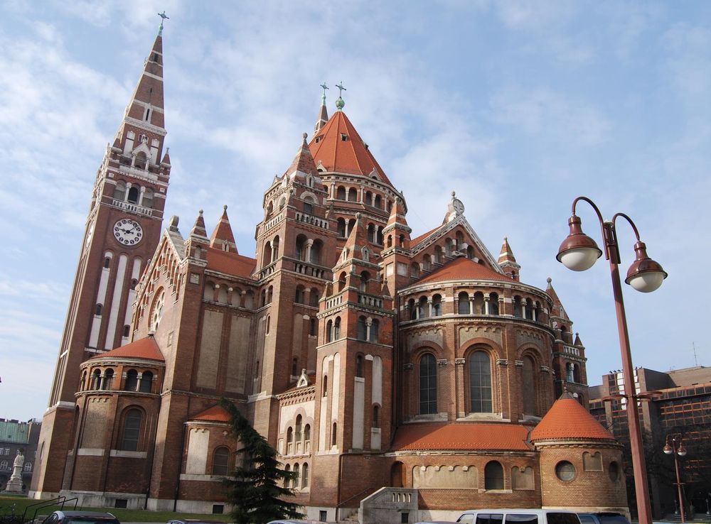 File:Szeged cathedral in winter 2009 (1).JPG - Wikimedia Commons