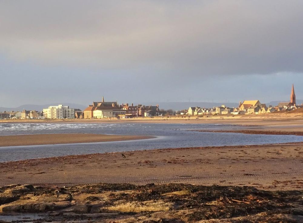 File:Troon and beach from the south, South Ayrshire.jpg - Wikimedia Commons