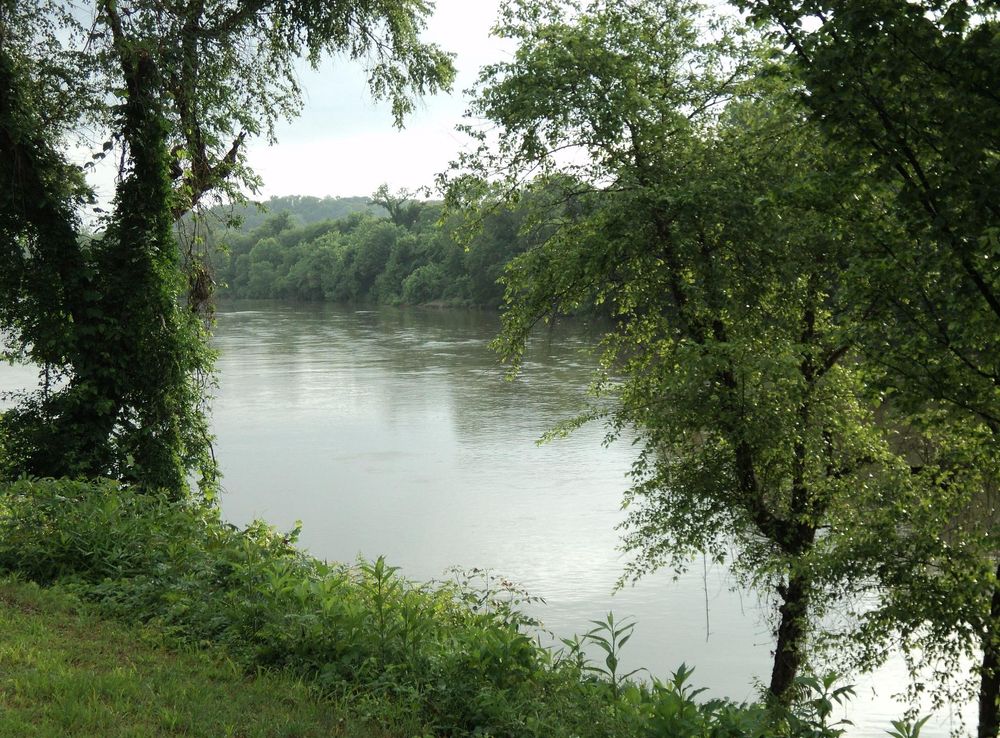 File:View of the Dan River Danville Virginia.JPG - Wikimedia Commons