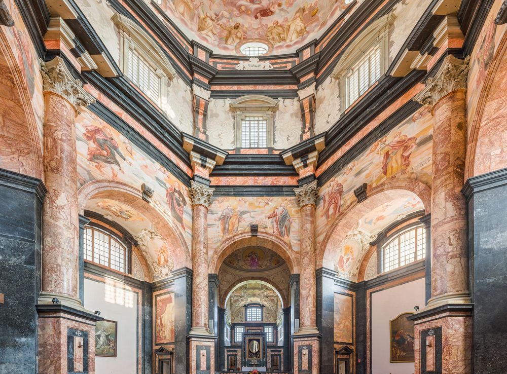 File:Pažaislis Monastery interior 1, Kaunas, Lithuania - Diliff.jpg -  Wikimedia Commons
