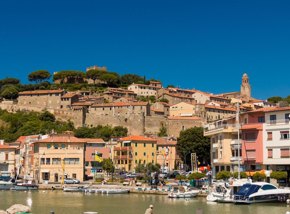 File:Castiglione della Pescaia - Province of Grosseto - Tuscany, Italy - 19  June 2013.jpg - Wikimedia Commons