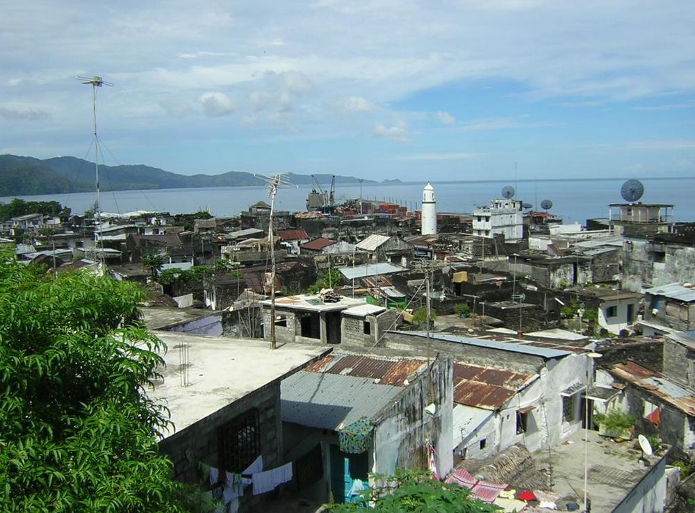 File:Mutsamudu 2006.jpg - Wikimedia Commons