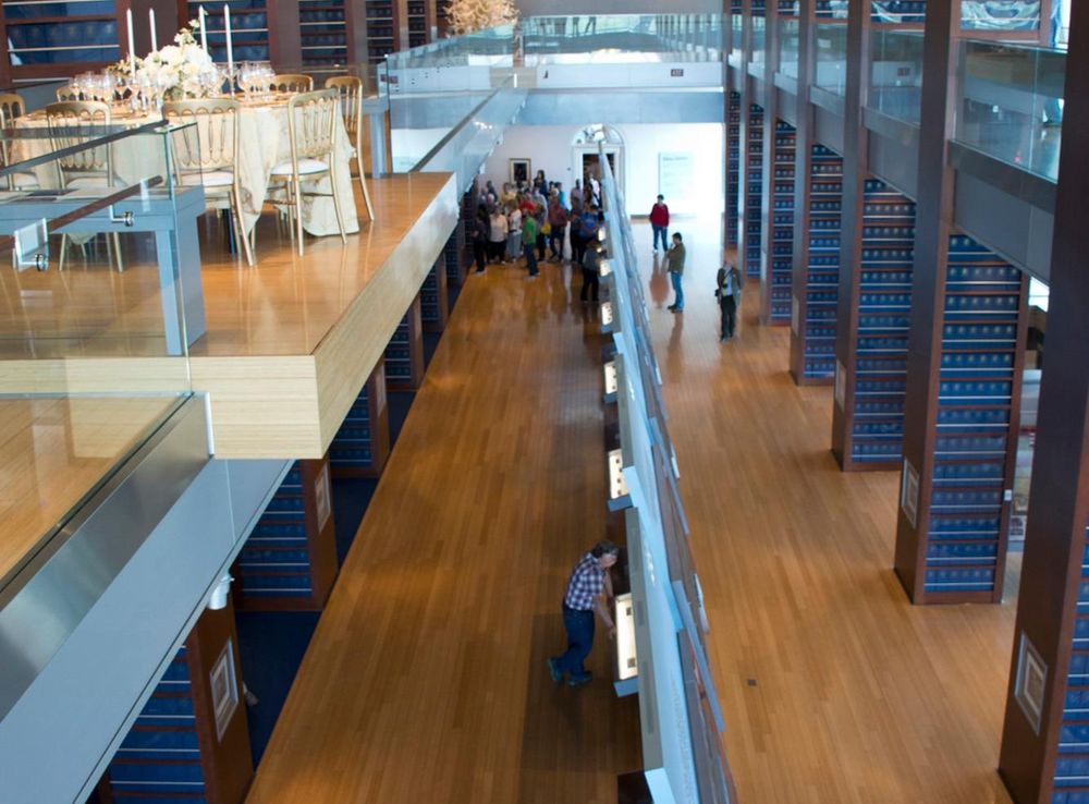 Little Rock offers Presidential Library > 913th Airlift Group > Article  Display