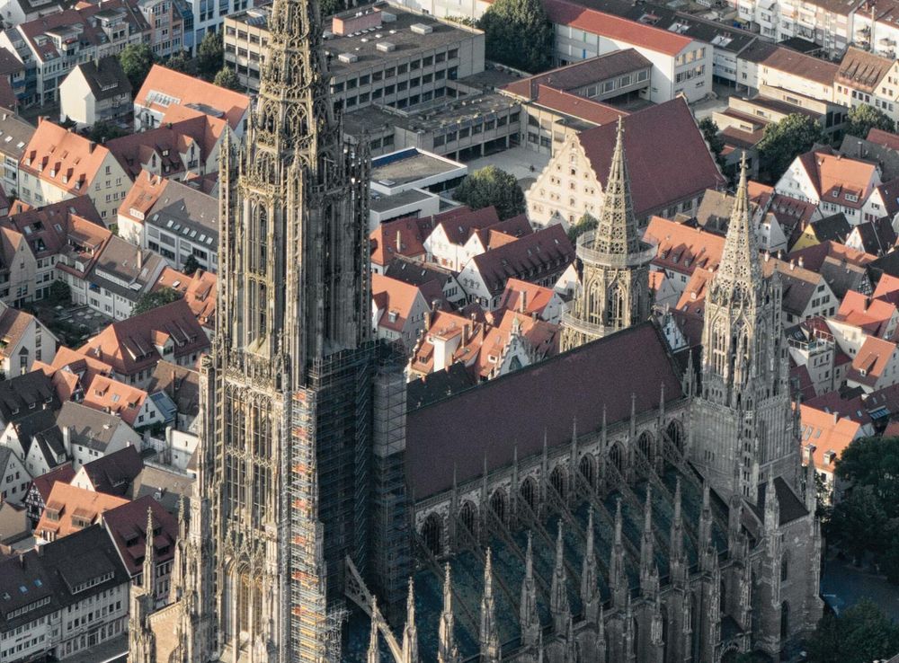 File:Landappbw 526530 1820 Ulmer Münster Luftaufnahme Ulmer Münster  (cropped).jpg - Wikimedia Commons