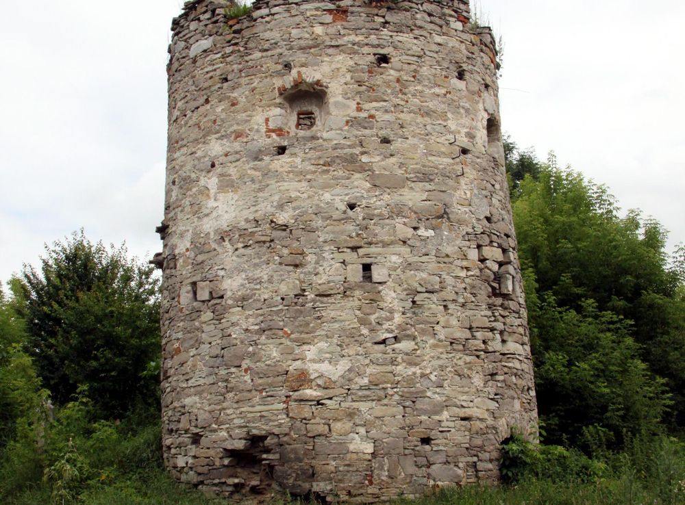 File:Sataniv Zamok 01.JPG - Wikimedia Commons