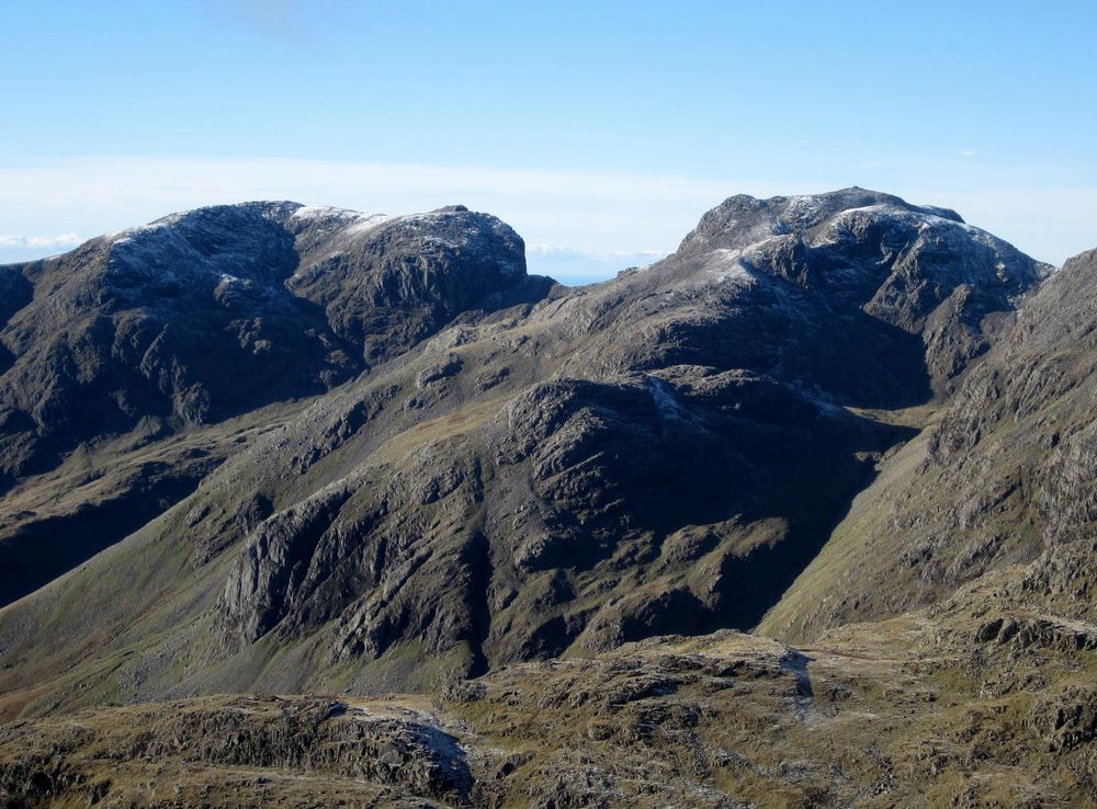 File:Scafell and Scafell Pike seen from the summit of Bowfell -  geograph.org.uk - 3844934.jpg - Wikimedia Commons