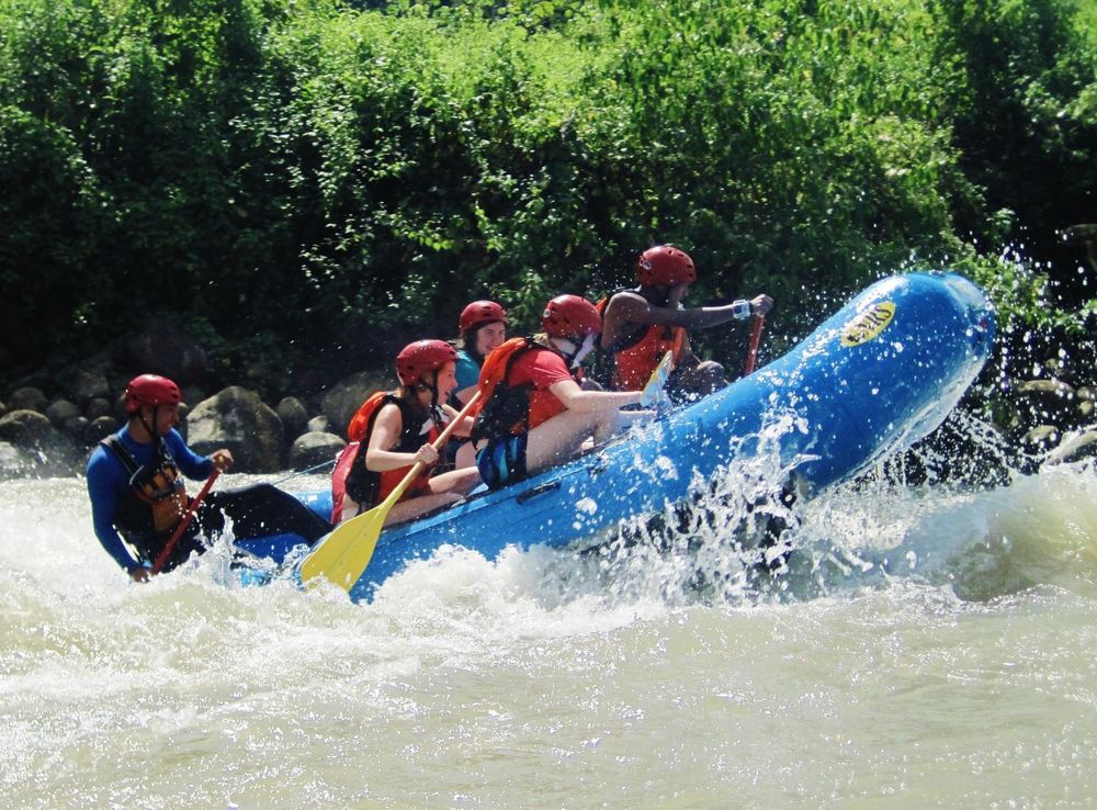 File:Whitewater Rafting in Boquete Panama.JPG - Wikimedia Commons