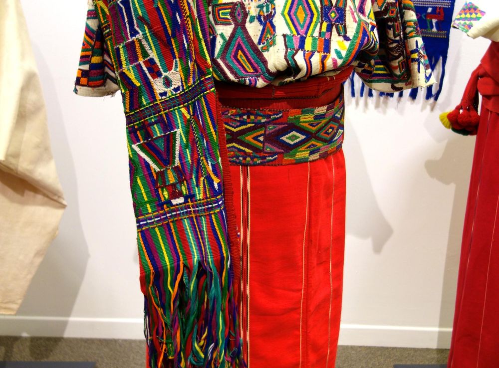File:Huipil, skirt, belt (c.1950), shawl, Ixil Maya, Nebaj, mid to late  20th century, cotton - Textile Museum of Canada - DSC01351.JPG - Wikimedia  Commons