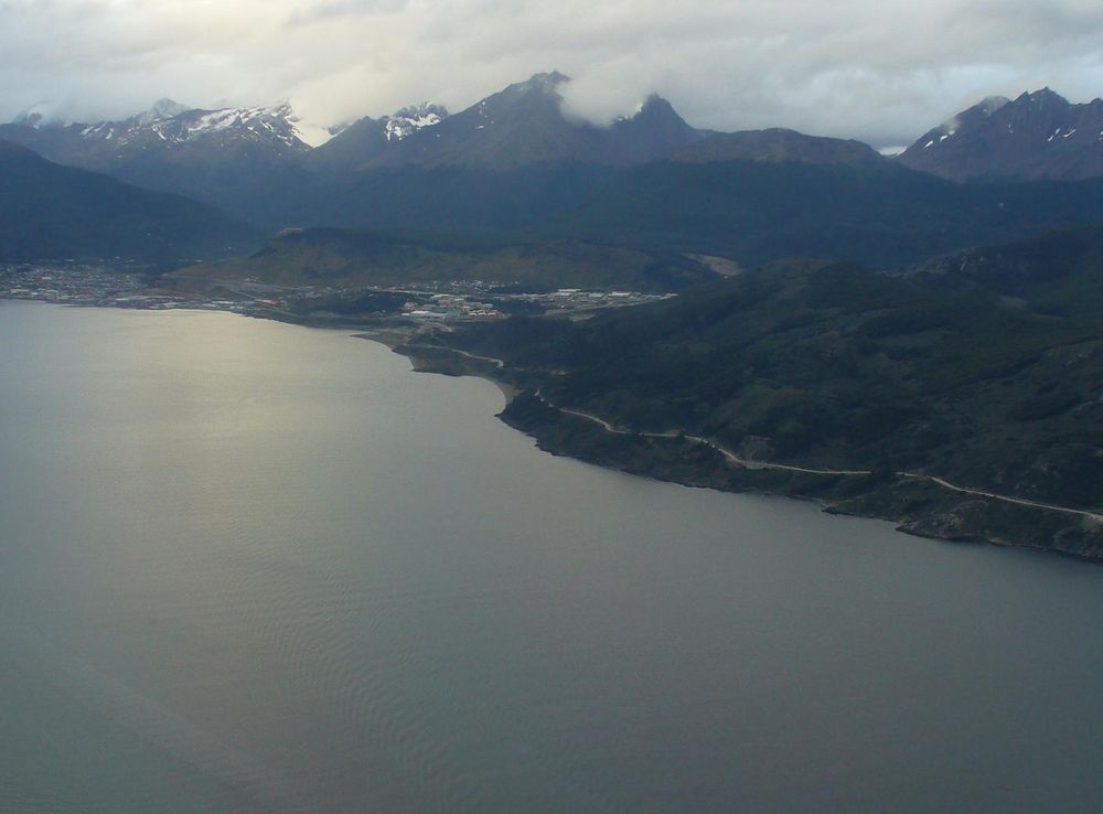 File:Beagle-Kanal Ushuaia.JPG - Wikipedia