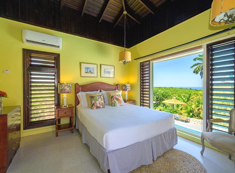 Hospitality Expert Claudia Lo - Pool Beach Chef Montego Bay: 2 star Hotel  with a Minimum Price 14287JMD| UPDATED FOR 2024 |  jamaica-travel-vacation.com