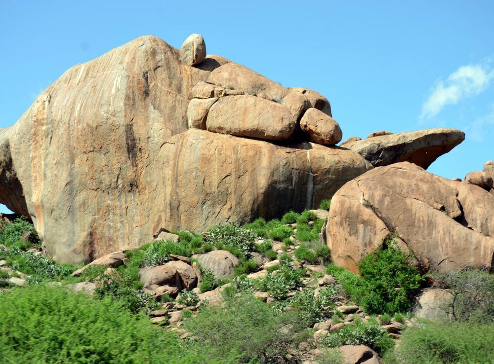 File:The Munishoi rock 02.jpg - Wikimedia Commons