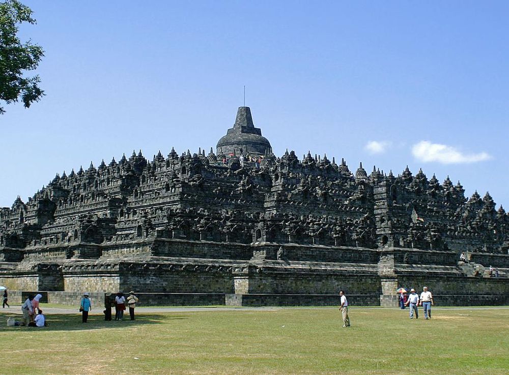 Berkas:Borobudur-Nothwest-view.jpg - Wikipedia bahasa Indonesia,  ensiklopedia bebas