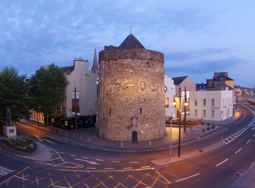 File:Reginald's Tower, The Quay, Waterford City, Ireland.JPG - Wikimedia  Commons