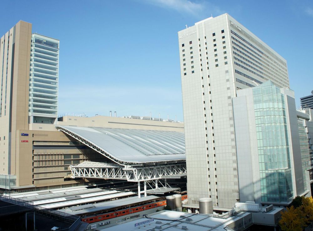 File:Osaka Station City.JPG - Wikimedia Commons