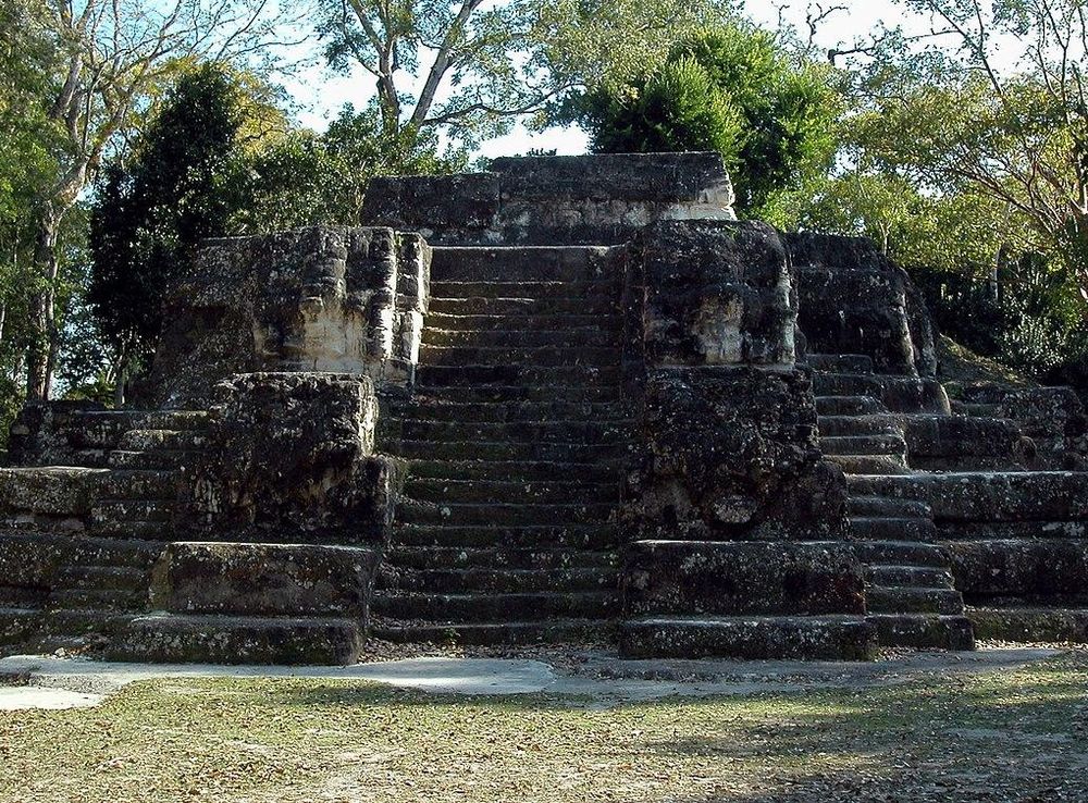 File:TempleOfMasks Uaxactun.JPG - Wikimedia Commons
