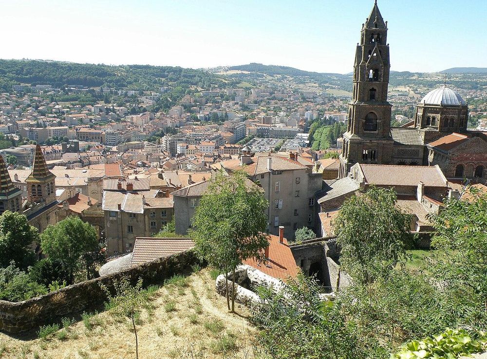 File:Le Puy-en-Velay Vue générale1.JPG - Wikimedia Commons