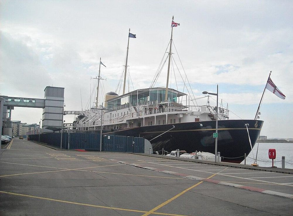 File:Royal Yacht Britannia, Edinburgh (7169951225) (2).jpg - Wikimedia  Commons