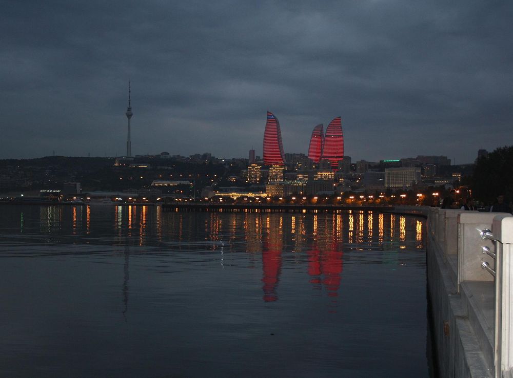 File:Flame towers from Baku boulevard.JPG - Wikimedia Commons