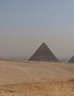 pyramids of Giza panorama 2.jpg ...