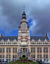 File:Hôtel communal de Schaerbeek (2 ...