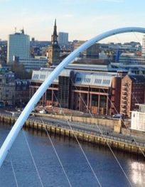 File:Newcastle-upon-Tyne-bridges-and ...